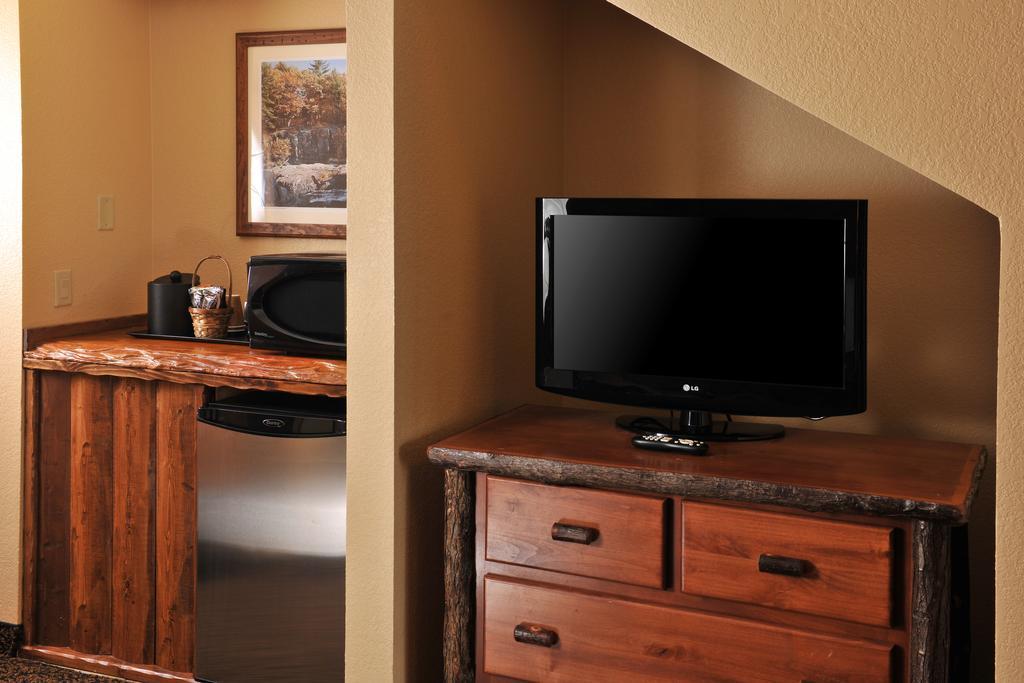 Grand Lodge Hotel Wausau - Rothschild ภายนอก รูปภาพ