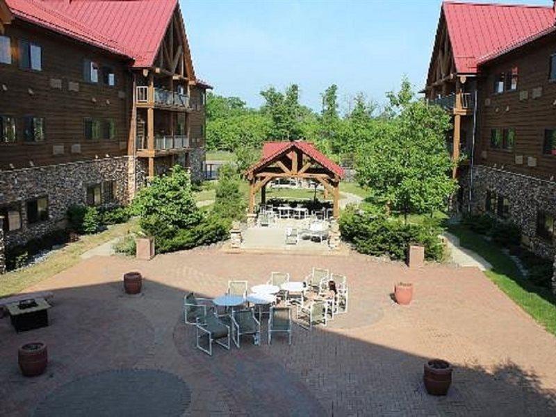 Grand Lodge Hotel Wausau - Rothschild ภายนอก รูปภาพ