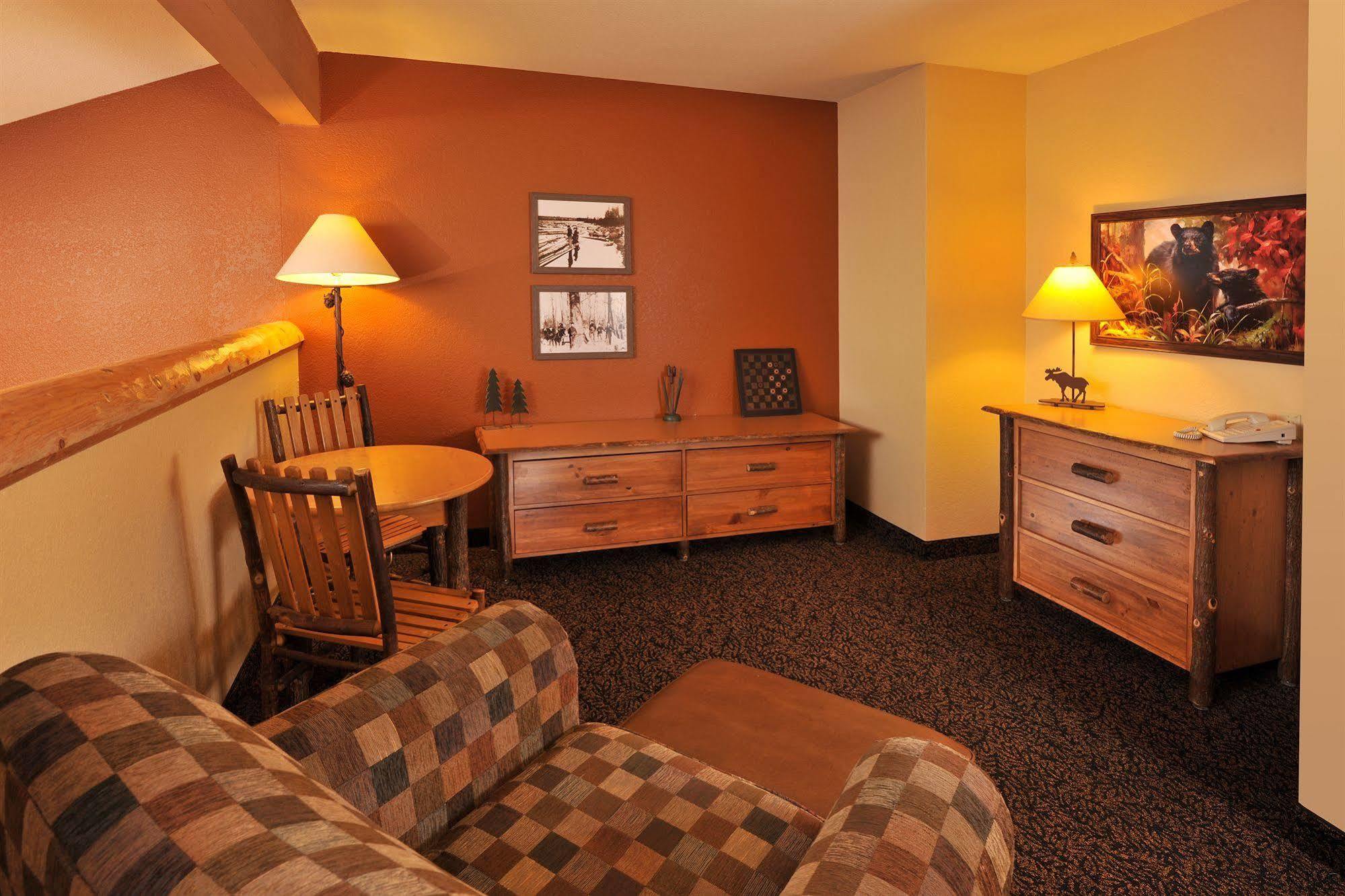 Grand Lodge Hotel Wausau - Rothschild ภายนอก รูปภาพ