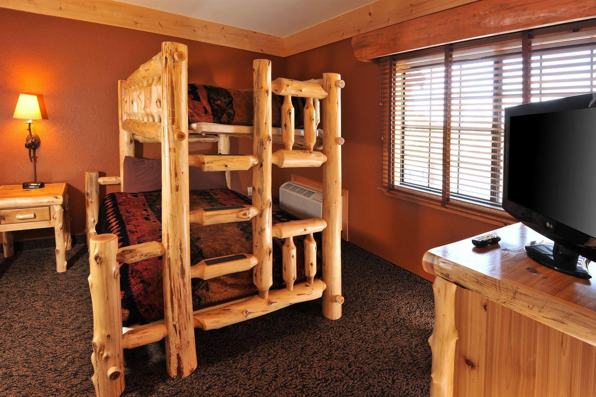 Grand Lodge Hotel Wausau - Rothschild ภายนอก รูปภาพ