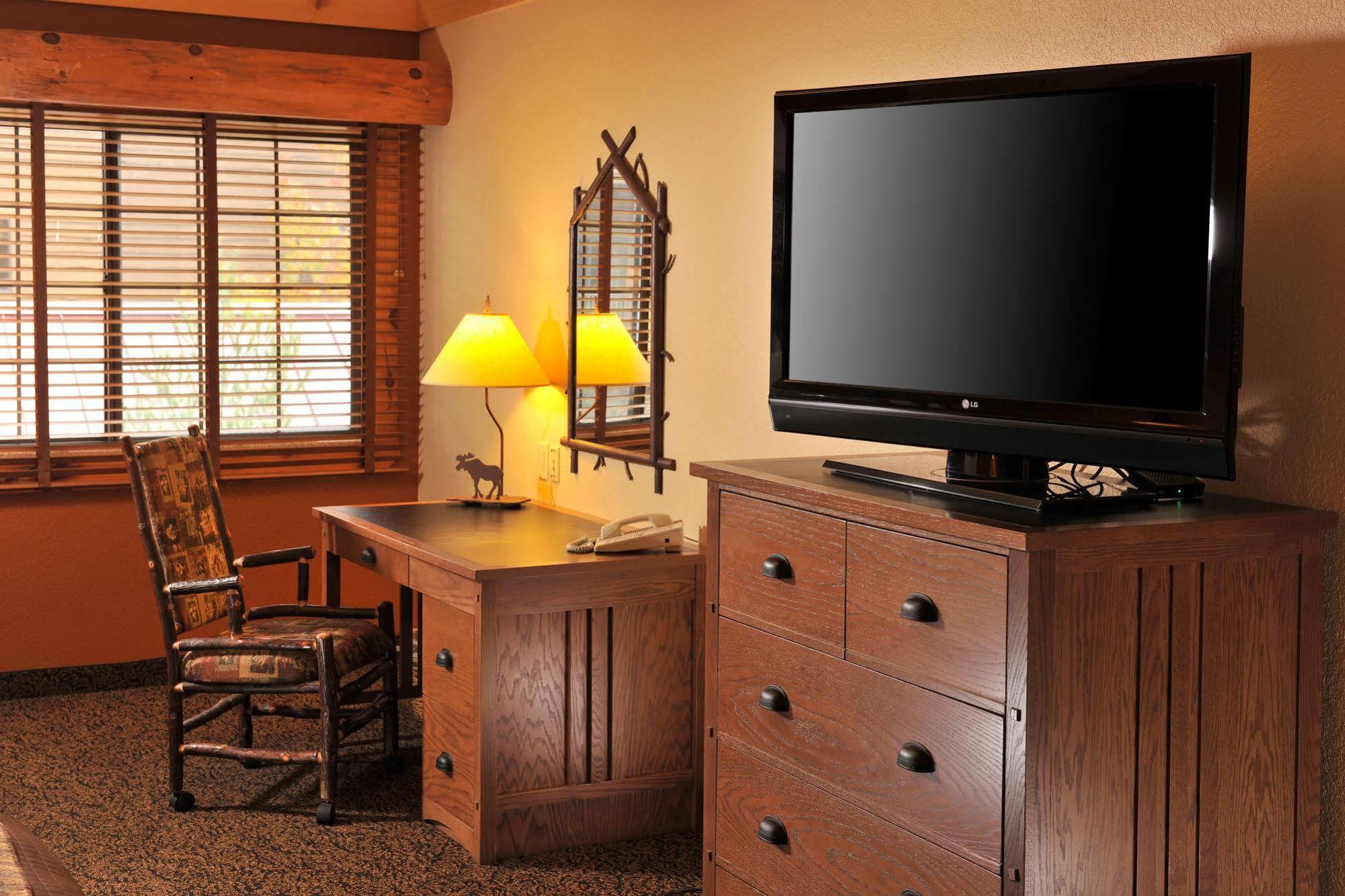 Grand Lodge Hotel Wausau - Rothschild ภายนอก รูปภาพ
